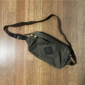 Jansport Waisted Belt Bag Fanny Pack Black
